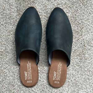 TOMS black mules. Size 7.5. Never worn.